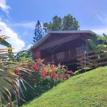 Gîte 4 étoiles, la Vieille Sucrerie St Claude Guadeloupe, Jacuzzi Spa privatif, vue exceptionnelle sur la mer des Caraïbes