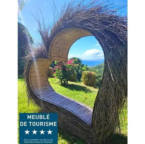 Gîte 4 étoiles, la Vieille Sucrerie St Claude Guadeloupe, Jacuzzi Spa privatif, vue exceptionnelle sur la mer des Caraïbes